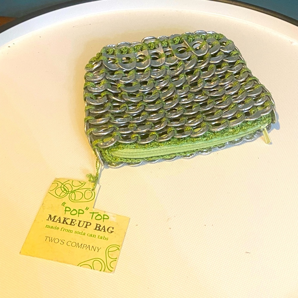 NWT Two’s Company Pop Top Makeup Bag